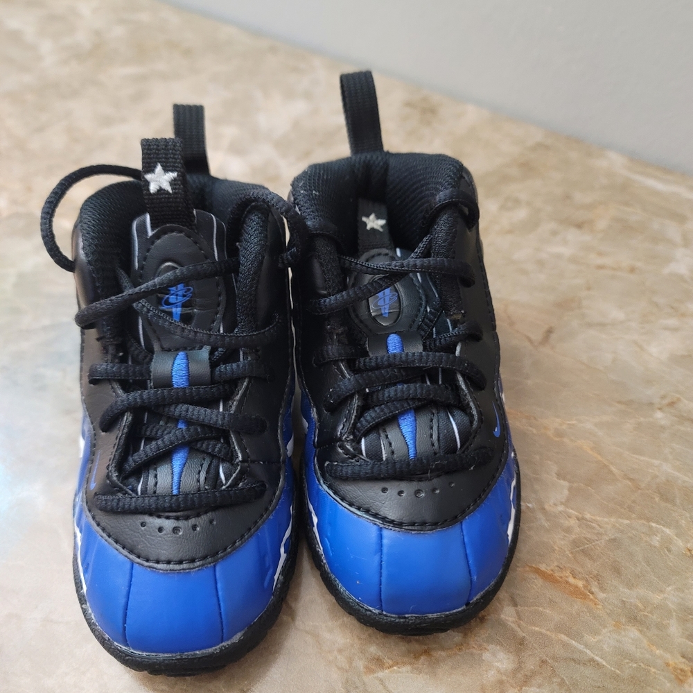 NIKE AIR LITTLE TD POSITE ONE SIZE 5C TODDLER ROYAL BLUE BLACK WHITE.